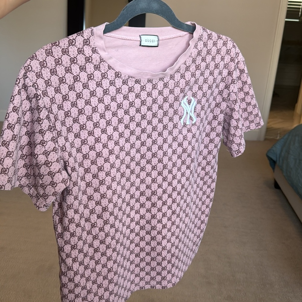 Women’s Gucci Tee shirt